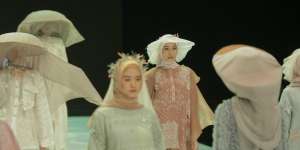 Ria Miranda `Menyelam` ke Dasar Laut