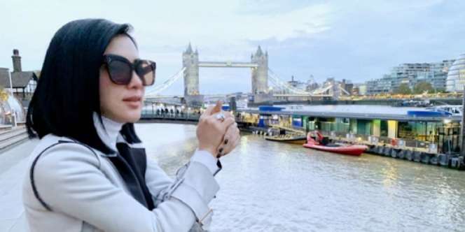 Bahasa Inggris Syahrini Bikin Netizen Ngakak dan Salah Paham