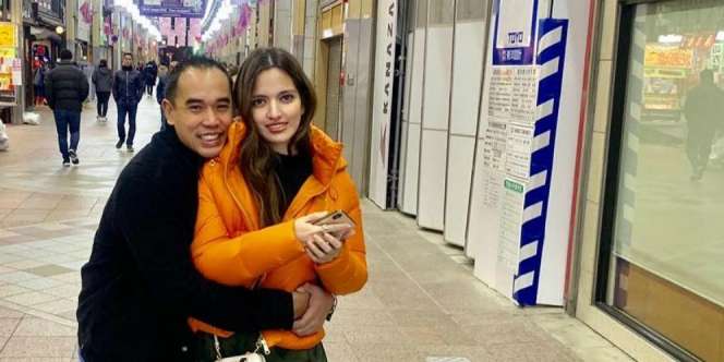 Romantis! Nia Ramadhani dan Ardi Bakrie Rayakan 9 Tahun Pernikahan