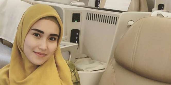 Ayu Ting Ting Pergi Umroh Tanpa Bawa Apa-Apa