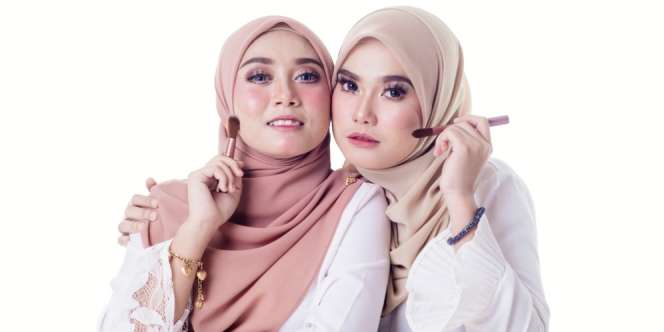 5 Gaya Makeup Unik Agar Tampilan Tak Monoton