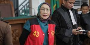 Jengkel dengan Nanik S Deyang, Ratna Sarumpaet Nangis di Persidangan