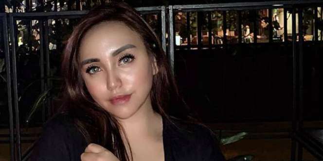 Lepas Hijab, Penampilan Salmafina Sunan Semakin Terbuka