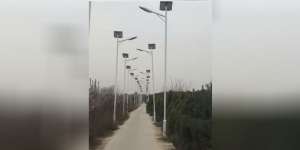 Akan Dibuldoser, Penduduk Pasang 1.000 Lampu Jalan