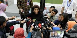 Kata Menteri Susi Soal Bungkus Mi Instan Belasan Tahun di Laut