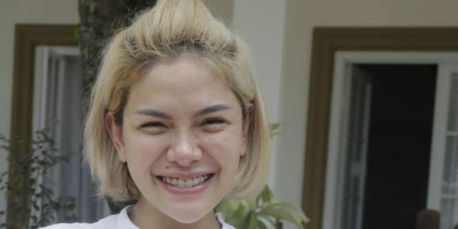 Nikita Mirzani Gemetar Baca Berita Siswi SMP di Pontianak Dibully 12 Anak SMA