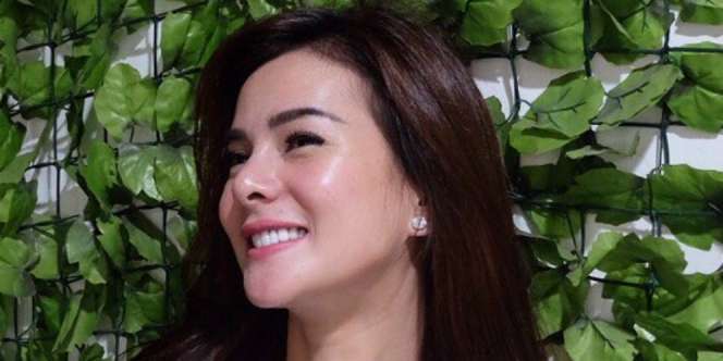Tips Bikin Riasan Glass Skin dari Astrid Tiar