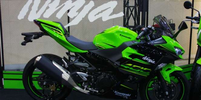 Baru Mau Diantar, Kawasaki Ninja 400 Nyungsep dari Truk Pengangkut