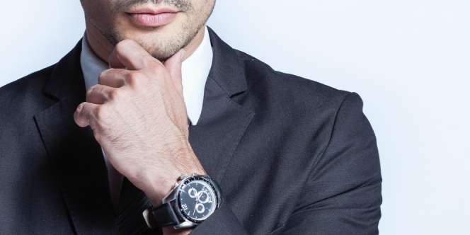 Idealnya Arloji Dipakai di Tangan Kanan atau Kiri?