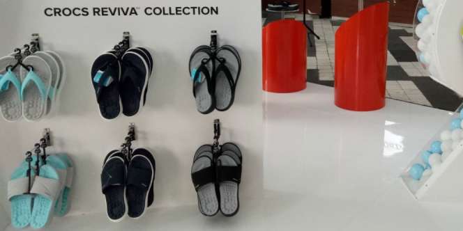 Koleksi Baru Sandal Crocs, Serasa Dipijat Saat Dipakai