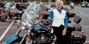 Nenek Biker Perkasa, 75 Tahun Touring Naik Moge Sejauh 1 Juta Km