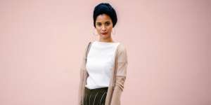Tips Tampil Natural untuk Wanita Berkulit Gelap