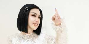 Ouch! Kaki Syahrini Terluka Waktu Ikut Nyoblos Pemilu 2019