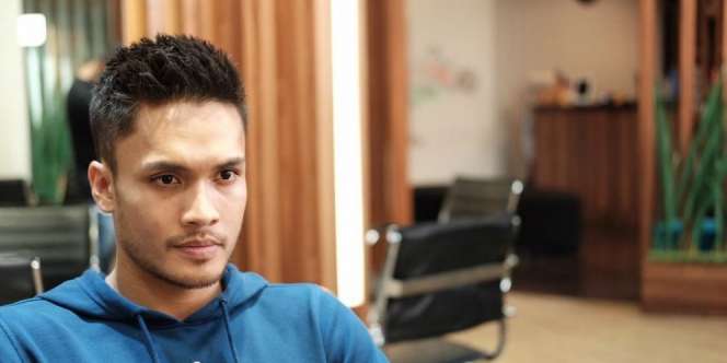 Gara-Gara Make Up Tak Cocok, Wajah Randy Pangalila Iritasi