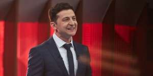 Kalahkan Petahana, Komedian Jadi Presiden Ukraina