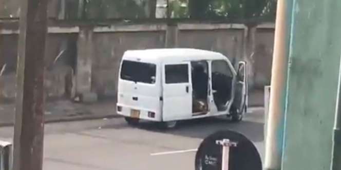 Video Ledakkan Dahsyat Van Diduga Bom di Sri Lanka, Perekam Terhempas!