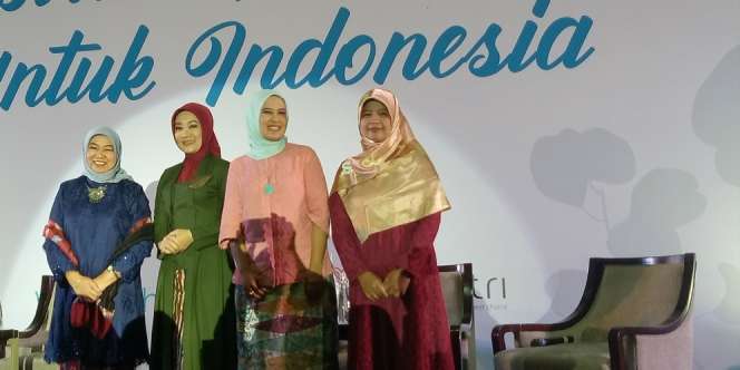 Pendiri Wardah Nurhayati Subakat Raih Gelar Doktor Kehormatan