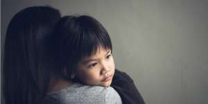 Trik Membujuk Si Kecil yang Selalu Minta Gendong