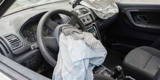 Cara Wanita Ini Protes ke Diler Mobil Jadi Sorotan