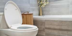 Pakai Toilet Umum Bisa Terpapar Penyakit Seksual Menular?