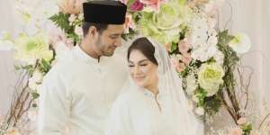 Gelar Pengajian Jelang Pernikahan, Ammar Zoni dan Irish Bella Menangis