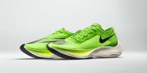 Lari Lebih Cepat dengan Sneakers Kekinian