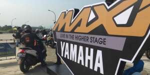 Ribuan Pecinta Maxi Series Serbu Stadion Pakansari, Pecah Banget!
