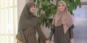 46 Desain Ramadan Zaskia dan Shireen Sungkar
