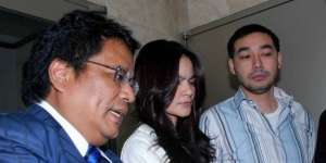 Reaksi Mengejutkan Mantan Suami Soal Masa Lalu Cut Tari dan Ariel