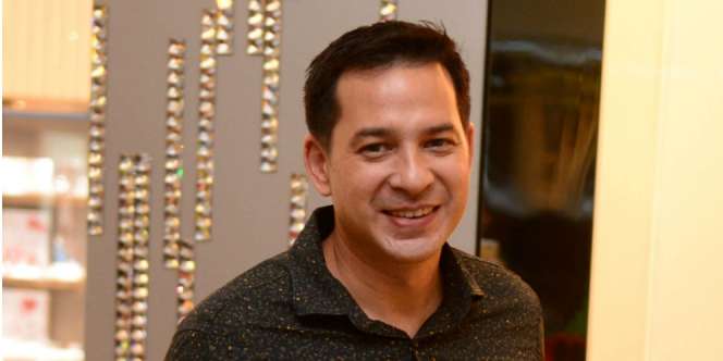 Usia Hampir 50, Intip Rahasia Awet Muda Ari Wibowo