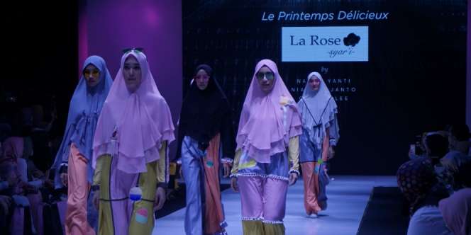 Kelezatan Cupcake dan Macaron di Busana Syar'i