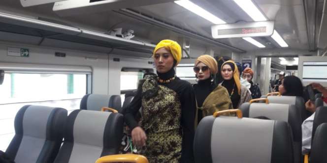 Lenggok Busana Karya Mustahik Baznas di Fashion Show Dalam Kereta