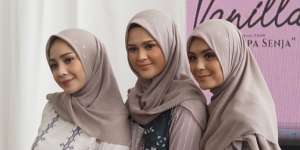 Gaya Kompak Seleb Berhijab dengan Busana Ramadhan