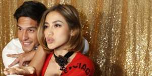 Romantis! Begini Detik-Detik Richard Kyle Melamar Jedar