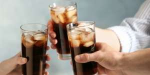 Bukan Sabun, Ban Bisa Kinclong dengan Minuman Bersoda