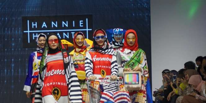 Keluh Kesah Ibu Rumah Tangga Dibungkus dalam Hijab Supermarket