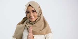 Tampil Cantik, Bersedekah di Bulan Ramadhan