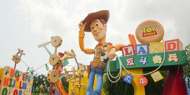 Wahana Ekstrem & Kids Friendly di Disneyland Hong Kong