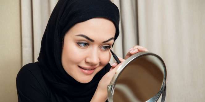 Tips Pakai Eyeshadow pada Bentuk Mata yang Dalam
