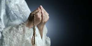 Doa Sholat Tahajud, Bertawakal dan Pasrah Pada Allah SWT