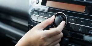Berbuka Saat Azan di Radio Lebih Awal, Bagaimana Puasanya?