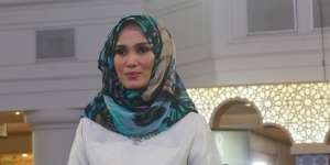 Saat Hijab Instan Melenggang di Fashion Show