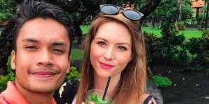 Randy Pangalila Paksa Istri Bulenya Belajar Bahasa Indonesia