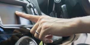Mudik Happy, Ini Tips Aman Pasang Multimedia di Mobil