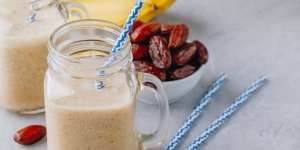 Jus Susu Kurma untuk Ibu Menyusui Selalu Fit Saat Puasa