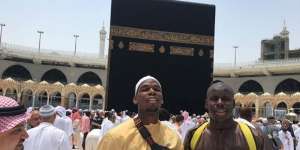 Paul Pogba Jalani Umroh Saat Ramadan