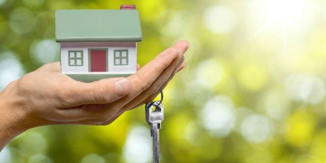 Nunggak Kontrakan, Pasangan Ini Tinggali Rumah Tanpa Pintu