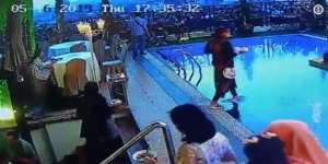 Viral! Emak-Emak Ikut Bukber Gagal Fokus, Berakhir Tercebur ke Kolam Renang