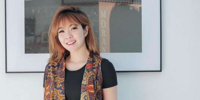 Kondangan Bareng Wijin, Fashion Gisel Jadi Sorotan