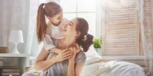 8 Cara Sederhana Rawat Kulit dan Rambut untuk Para Ibu